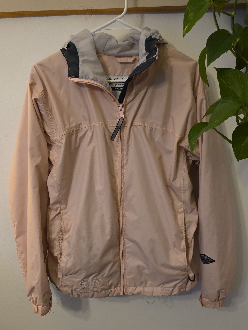Columbia Women's Light Pink Raincoat Jacket